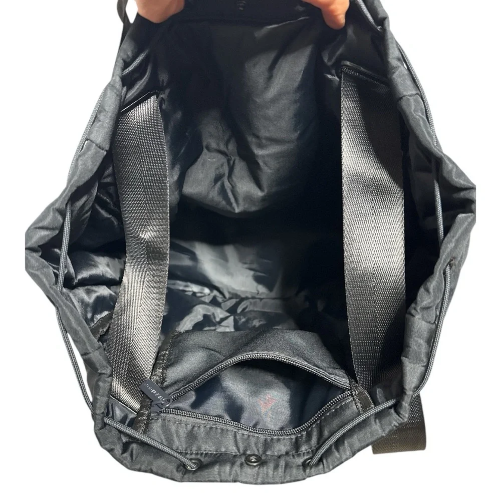 BEYOND YOGA BLACK CONVERTIBLE GYM BAG DRAWSTRING TRAVEL BACKPACK